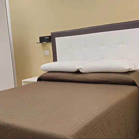 Bed & Breakfast Convenient 4*